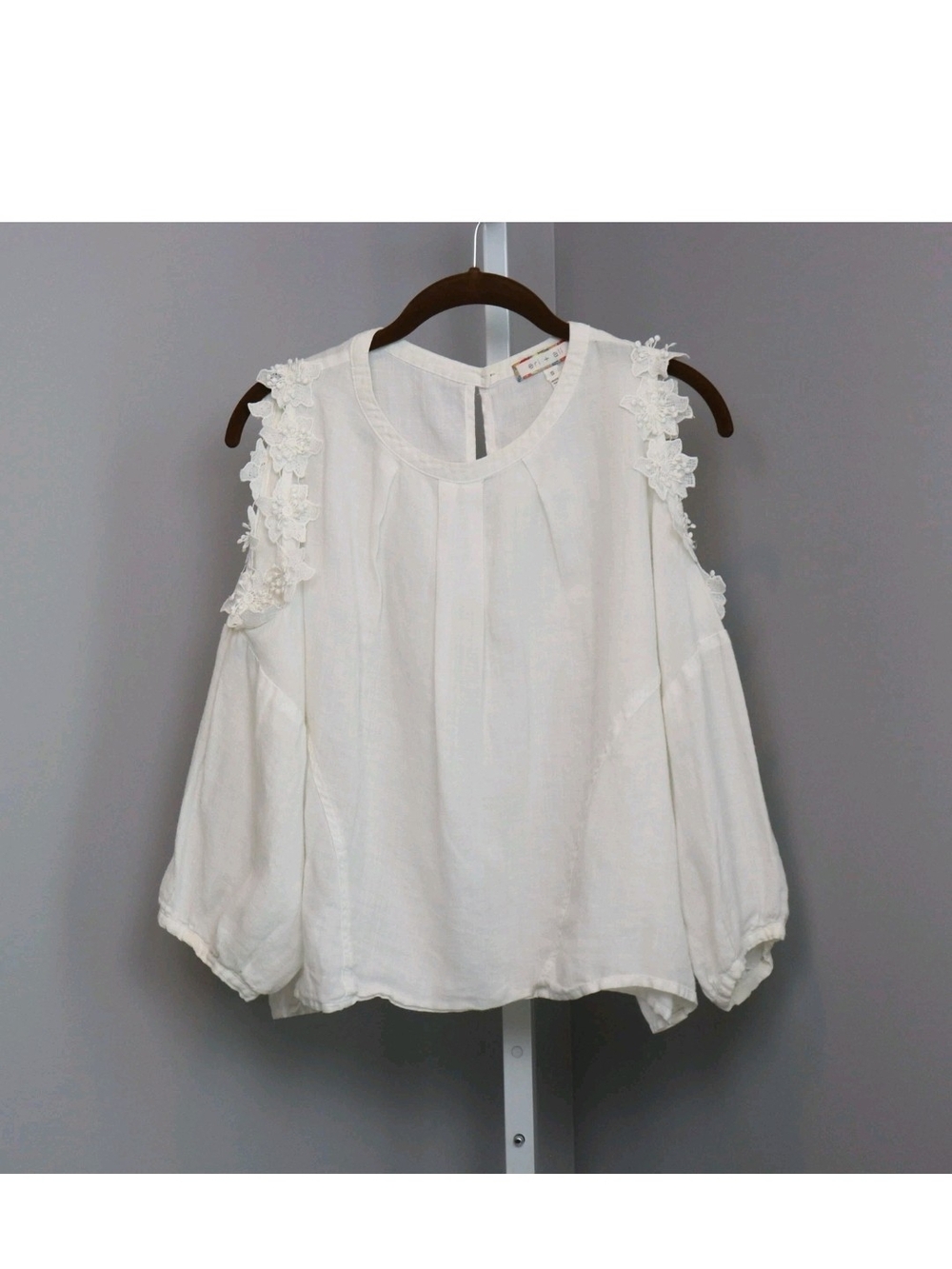eri + ali Anthropologie 100% Linen Cold Shoulder Lace Detail White Blouse SMALL